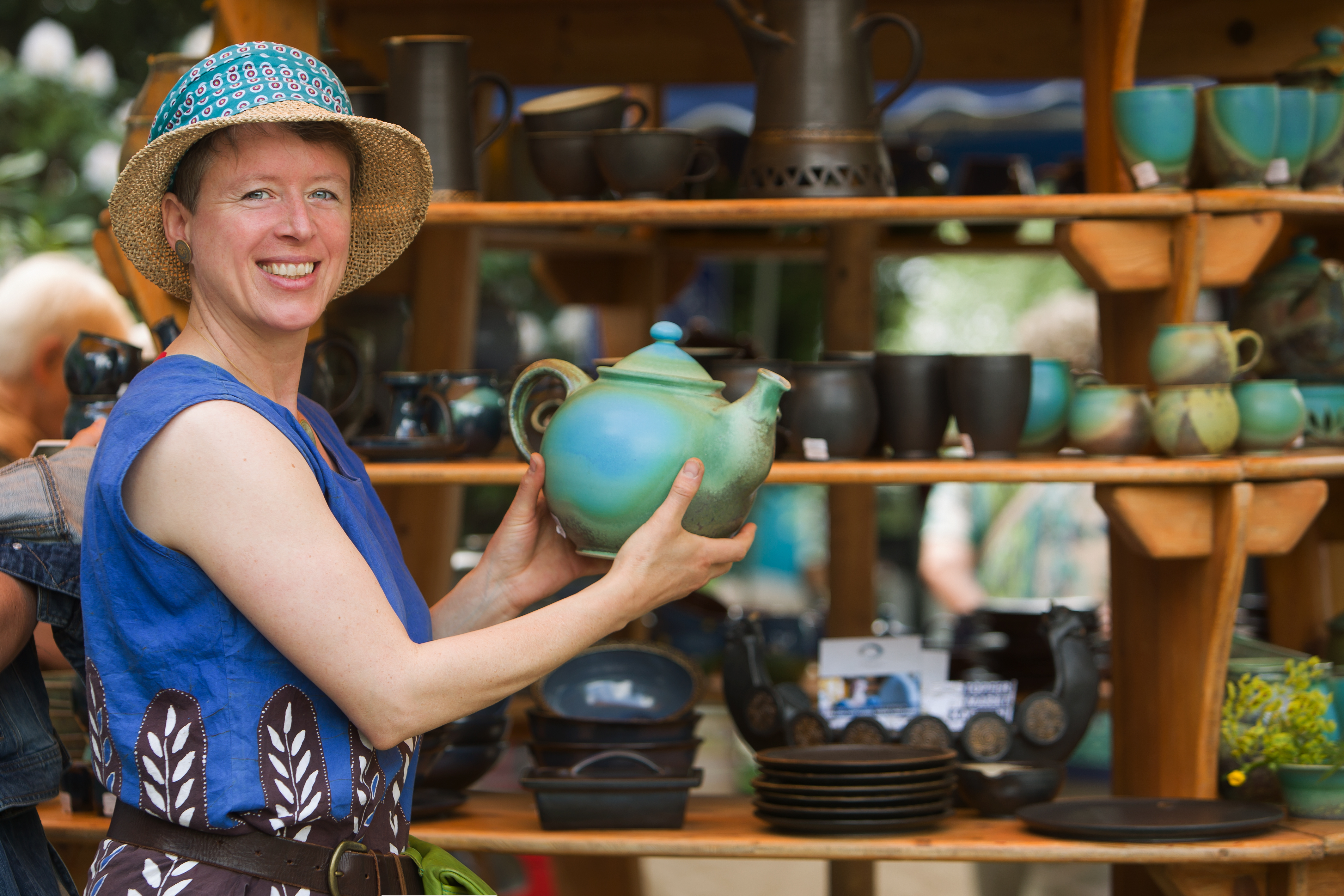 Keramik beim Töpferkunstmarkt der Späth'schen Baumschulen in Berlin