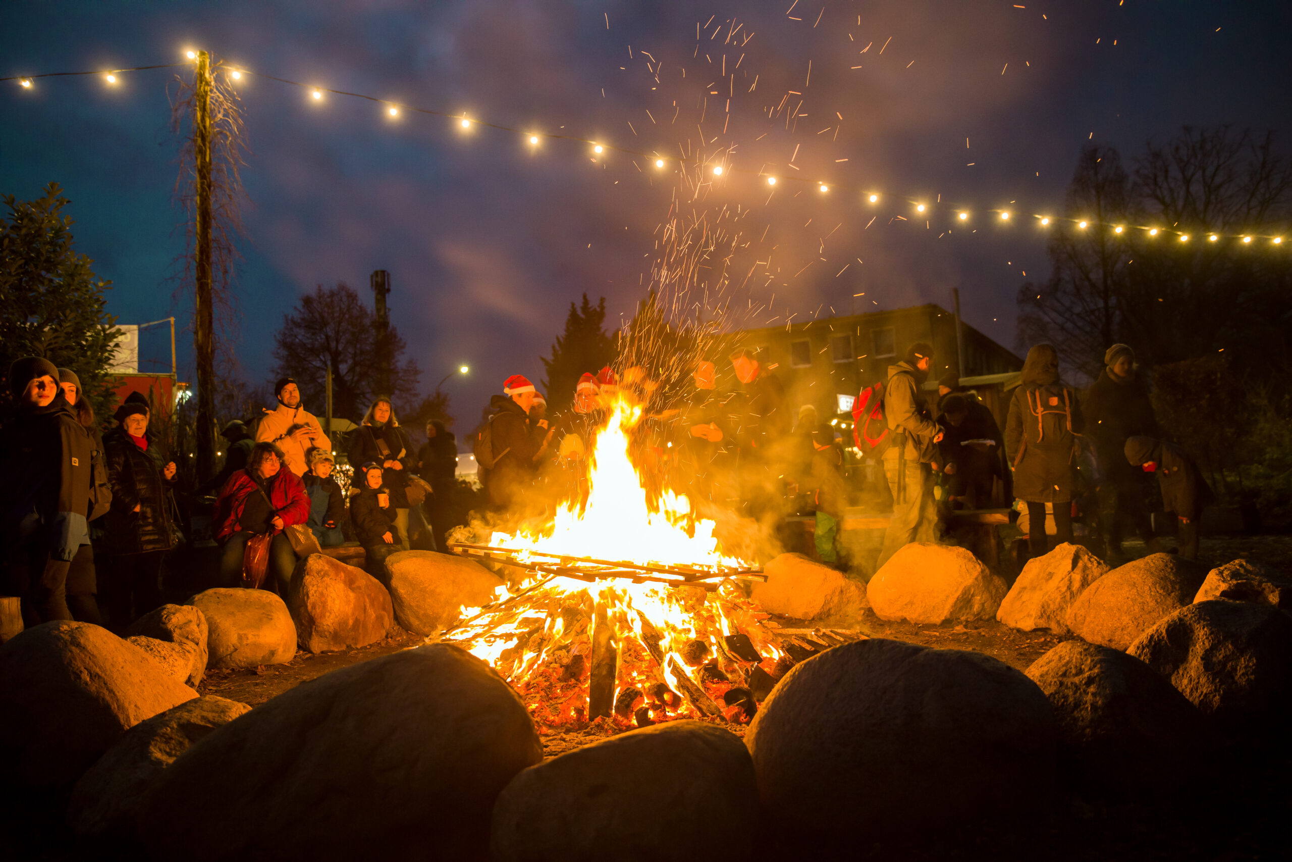 Lagerfeuer beim Weihnachtsmarkt