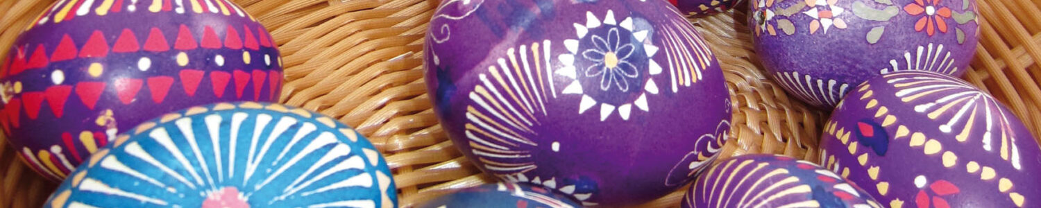 Saisonauftakt mit Frühlingsblühern und Ostereiermalen in sorbischer Tradition