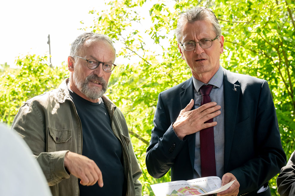 Harte Diskussionen um die Flächen: Senior-Chef und Betriebsinhaber Holger Zahn (li.) und Stadtentwicklungssenator Christian Gaebler, Foto: Regina Sablotny.